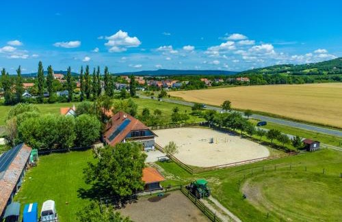 Gyulakeszi House | Gyulavezér Lovasbirodalma Vendégháza