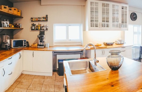 Siglufjorður Cabin | Hóll Adventure House - Perfect for groups!