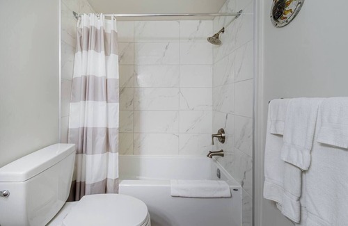 Pointe-au-Pic Apartment | Hôtel à la maison - Le Manoir #4