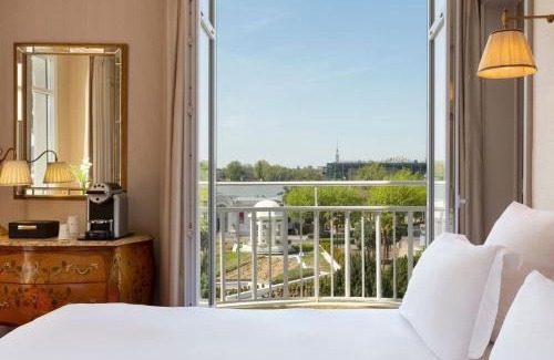 Enghien-les-Bains Hotel | Hôtel Barrière le Grand Hôtel Enghien-les-Bains
