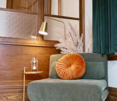 Chicoutimi Hotel | Hôtel Château Cran Chaud