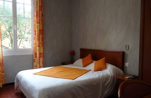 Les Arcs-sur-Argens Hotel | Hôtel Charles