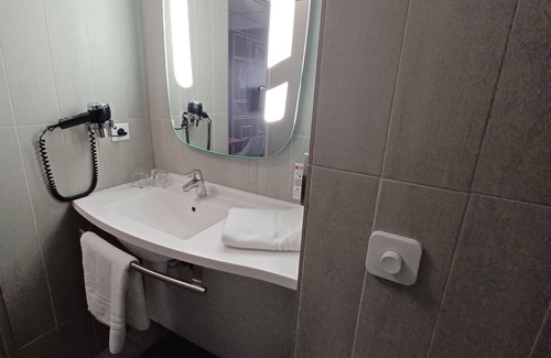 Purpan Hotel | Hôtel Ibis Toulouse Purpan