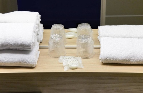 Beaucouze Hotel | Hôtel Kyriad Angers Ouest Beaucouzé