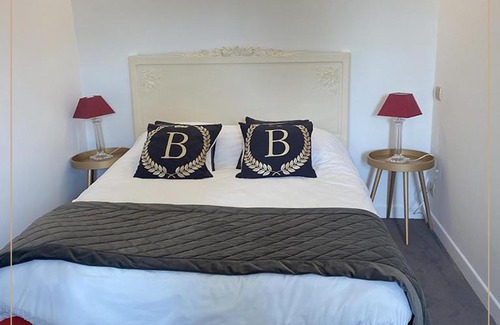 Cremieu Hotel | Hôtel La Batisse