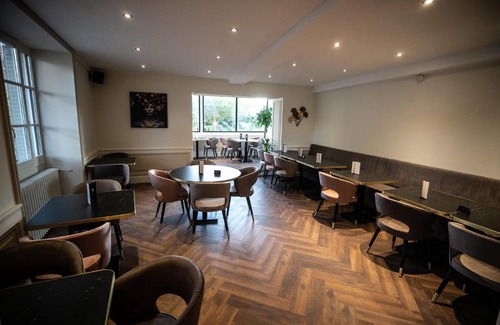 Cremieu Hotel | Hôtel La Batisse