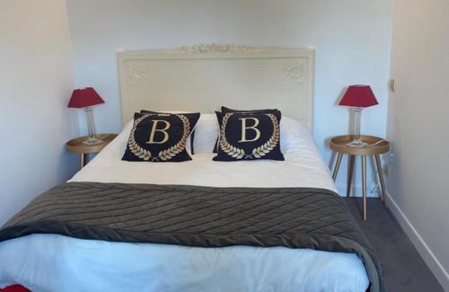Cremieu Hotel | Hôtel La Batisse