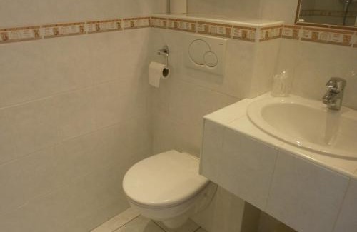 Toulon - Hyeres Hotel | Hôtel La Reine Jane