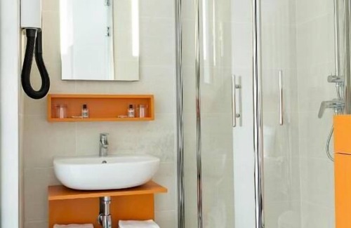 Carmes Hotel | Hôtel Le Père Léon