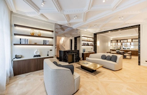 8th Arrondissement House | Hôtel Particulier#Monceau#5 rooms #Grand luxe