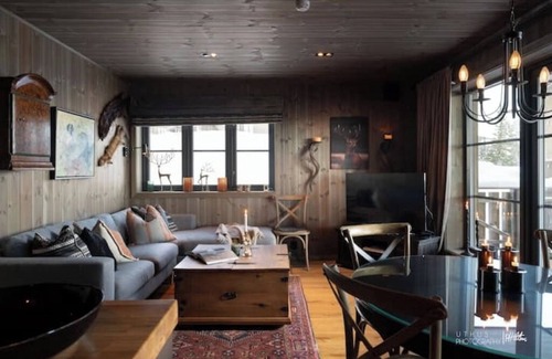 Nes Cabin | Høgebu - Modern apartment, ski inn/ski ut 30 m