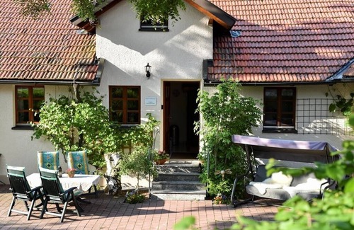 Traitsching Apartment | Hübsche Mansarden-FeWo (30qm) mit Dachgauben für 1-2 Personen