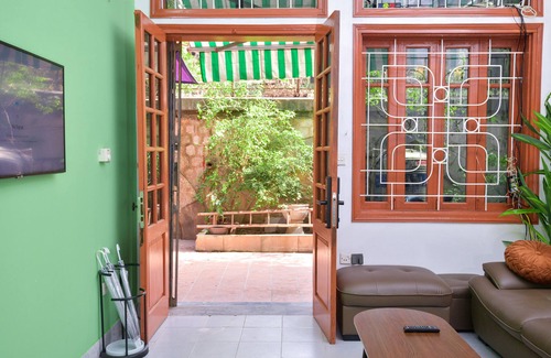 Ba Dinh House | Hằng Home - 4 Bedrooms Train View Balcony Gym