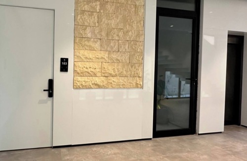 Riyadh Apartment | H103-Modern 2-bedroom Condo in Almalqa, Riyadh