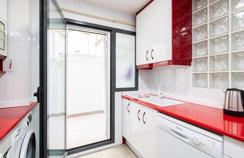 San Felipe Neri Apartment | H2M Alta 20 Smart TV Central Air Conditioning