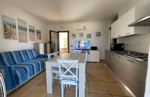 Budoni Apartment | H40 Villetta with swimming pool 2 minutes from the sandy beach and centre,garden