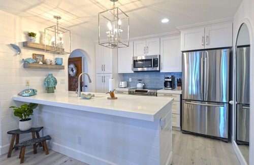 Avalon Condo | H890: Breathtaking ocean front villa, 2 Fireplaces, Cart, King Bed, VIEWS