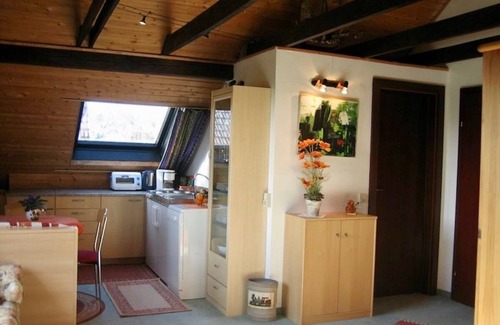 Penzing Apartment | HA-WEI cozy studio in Vienna's western green oasis Pet-friendly!