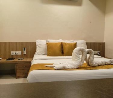 Bandra East Hotel | Habeeba Stay BKC