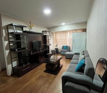 Pueblo Libre House | Habitación con cama matrimonial en dpto tipo roomie