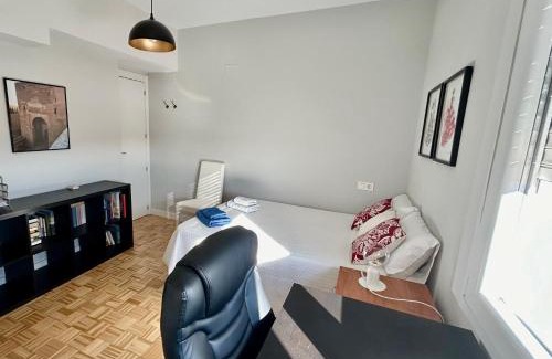 Beiro House | Habitación doble con baño privado en el centro de Granada