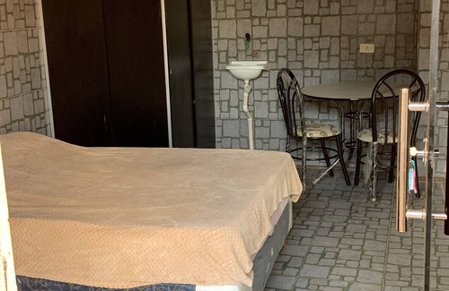Encarnacion Apartment | Habitación en Alquiler en el Centro de Encarnación con Baño Privado. Wifi Aire