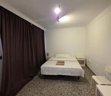 Explanada de la Estacion House | Habitación privada cómoda centro málaga vialia estación de tren María Zambrano y también cerca a la playa