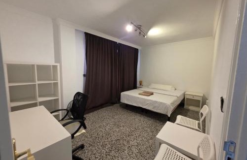 Explanada de la Estacion House | Habitación privada cómoda centro málaga vialia estación de tren María Zambrano y también cerca a la playa