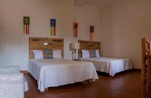 Luis Jimenez Figueroa Bed & Breakfast | Habitación Retablos en Casa Los Arquitos B&B