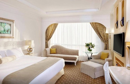 Sheikh Zayed Road Resort | Habtoor Grand Resort Club Oceanfront Junior Suite