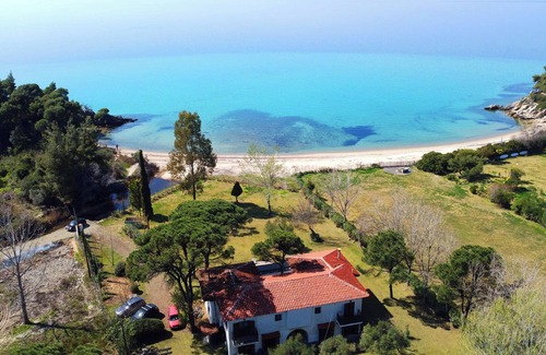 Elia Villa | Hacienda BeachFront Villa, Spathies