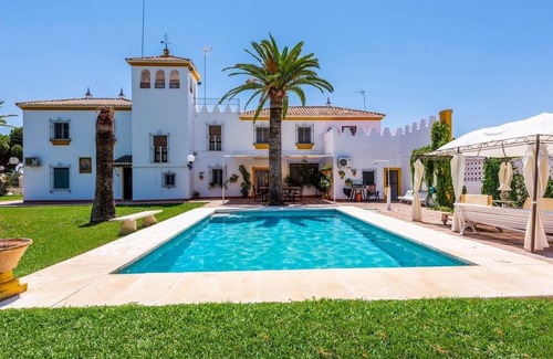 Marchena Villa | Hacienda el Corchuelo Marchena by Ruralidays