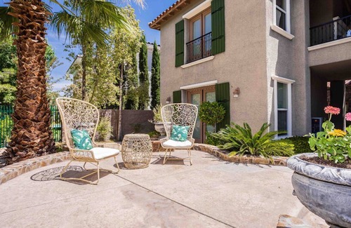 Bard House | Hacienda near the Las Vegas Strip