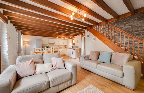 Bethania House | Hafod Hir - Five Bedroom House, Sleeps 10