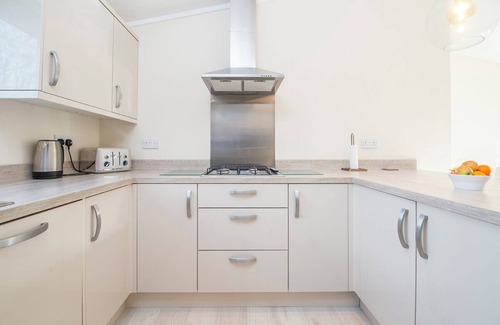 Ludchurch House | Hafod y Coed Lodge, Holiday Home Princes Gate, Near Narberth, Sleeps 4, 2 bedrooms, bathrooms
