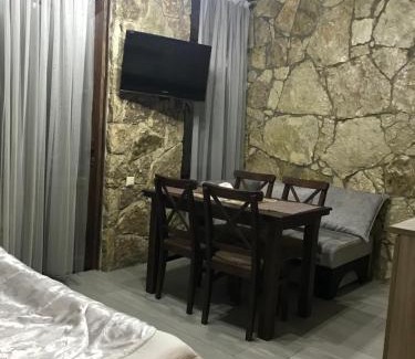 Kaputan Apartment | Haghartsin guest house Loft Коттеджи на берегу реки