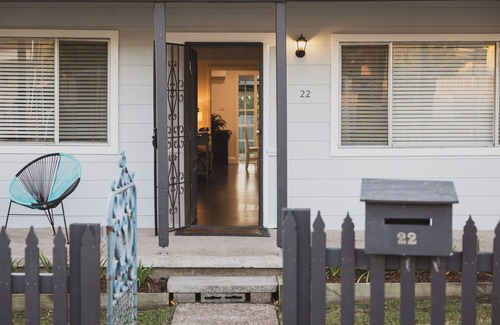 Cessnock House | Halcyon Days the perfect getaway, Sundays late check out, pet friendly!