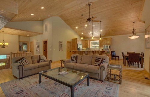 Tahoma House | Halcyon House in Tahoma