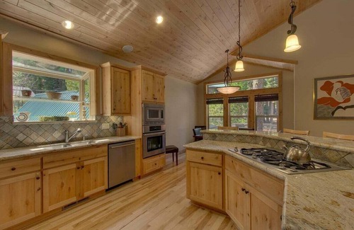 Tahoma House | Halcyon House in Tahoma