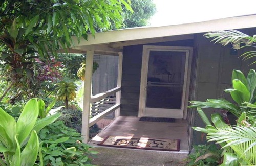 Honaunau-Napoopoo Cottage | Hale Koa Studio in Captain Cook Sleeps two adult guests