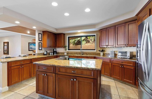 Kahaluu Bay House | Hale Nene Pool, Hot Tub & Ocean Views!