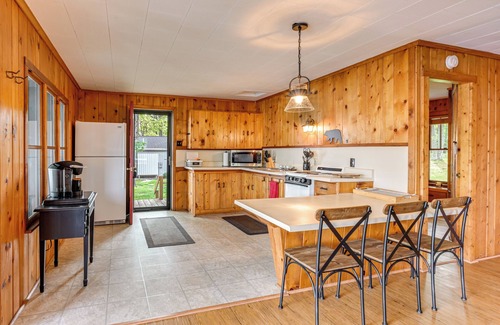 Long Lake Cottage | Hale Rustic Retreat on Long Lake Near Boat Launch!