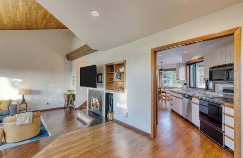 Arch Cape House | Half Block to Beach w/Oceanview, Patio + Balcony | The Shore Pine by AvantStay