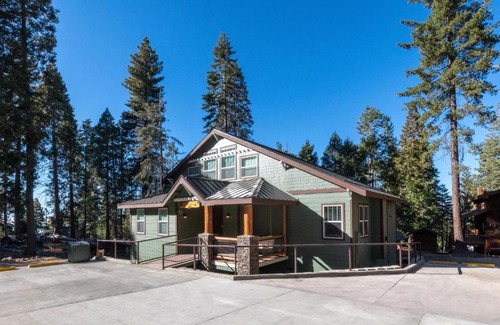 Yosemite National Park House | Half Dome Loft