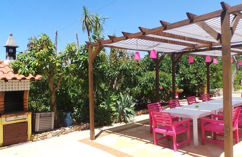 Penina Villa | Half hectare property, 6 comfort rooms w/private AC&Bathroom, garden, pool, 4-12 persons