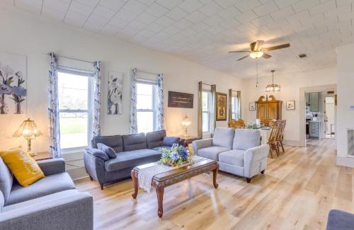 Lufkin House | Half-Mi to Dtwn Lufkin Charming and Spacious Home!