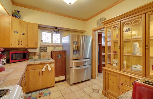 Downtown Reno Cottage | Half-mi to River Walk: 'rose Cottage' in Truckee!