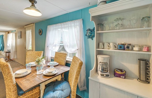 Roque Bluffs Cottage | Half-Mi to Roque Bluffs State Park: Quaint Cottage