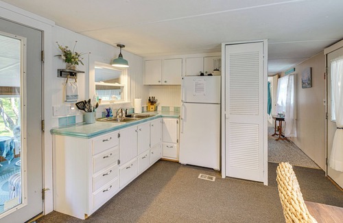 Roque Bluffs Cottage | Half-Mi to Roque Bluffs State Park: Quaint Cottage