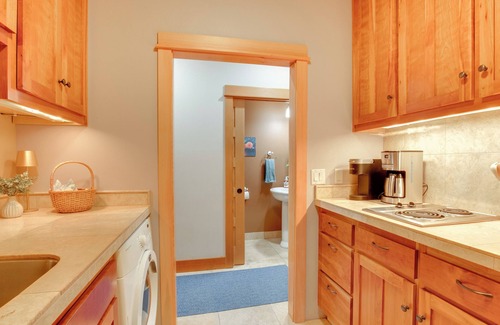 Scotts Mills Apartment | Half-Mi to Scotts Mills Falls: Wine Country Apt